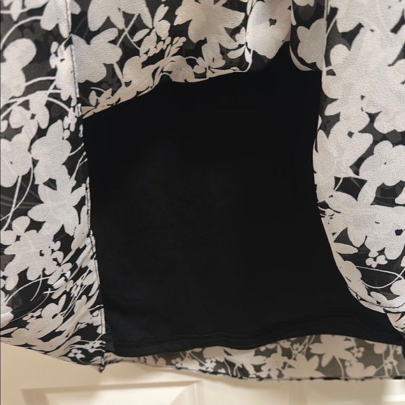 Calvin Klein Black and White Floral Sleeveless Dress - Picture 7 of 11